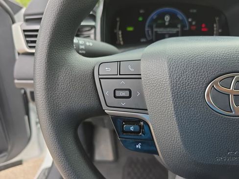 Used 2026 Toyota Camry LE w/ Convenience Package FWD image 17
