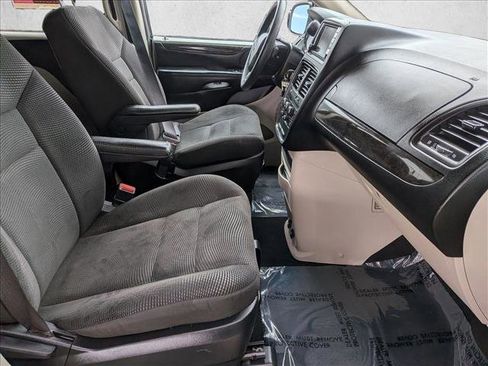 Used 2020 Dodge Grand Caravan SE w/ UConnect Hands-Free Group FWD image 22