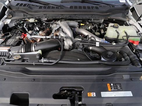 Used 2024 Ford F550 4x4 Regular Cab Super Duty image 3