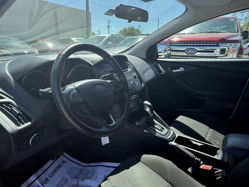 Used 2015 Ford Focus SE w/ SE Sport Package FWD image 11