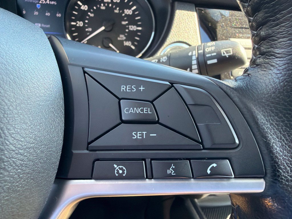 Used 2020 Nissan Rogue SV AWD/4WD image 14