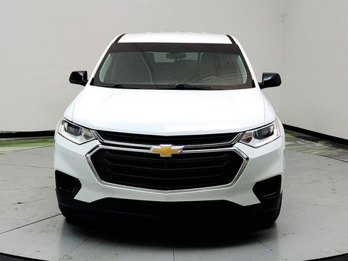 Used 2019 Chevrolet Traverse LS FWD image 2