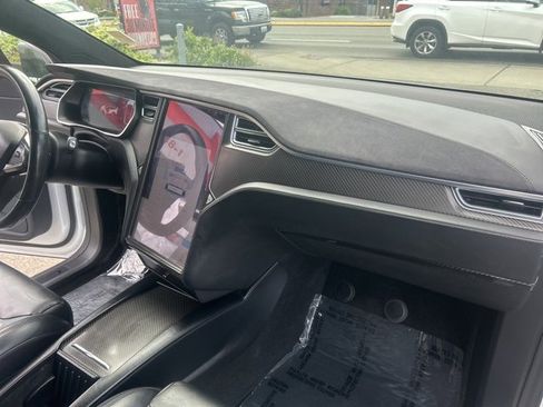 Used 2017 Tesla Model X 75D image 19