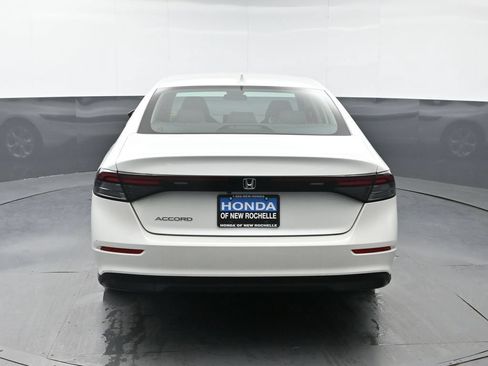 Certified 2023 Honda Accord LX image 5