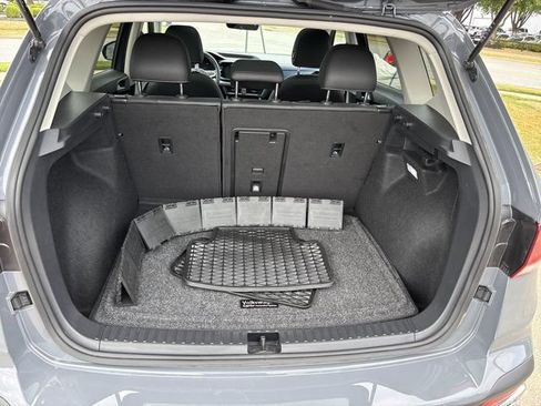 Used 2024 Volkswagen Taos SE w/ Panoramic Sunroof Package AWD/4WD image 8