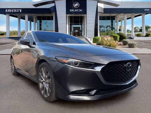 Used 2022 MAZDA MAZDA3 s FWD image 2