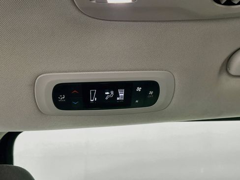 Used 2023 Chrysler Voyager LX FWD image 24