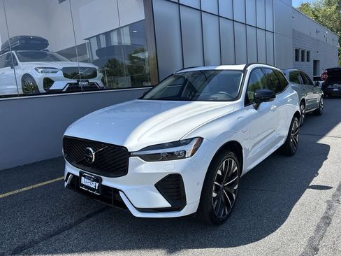 New 2026 Volvo XC60 T8 Ultra w/ Climate Package AWD/4WD image 4