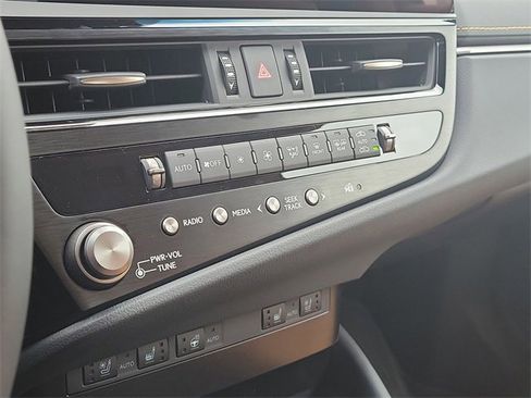 New 2025 Lexus ES 350 w/ Premium Package image 27