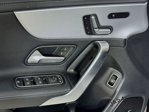 Used 2020 Mercedes-Benz CLA 250 image 22