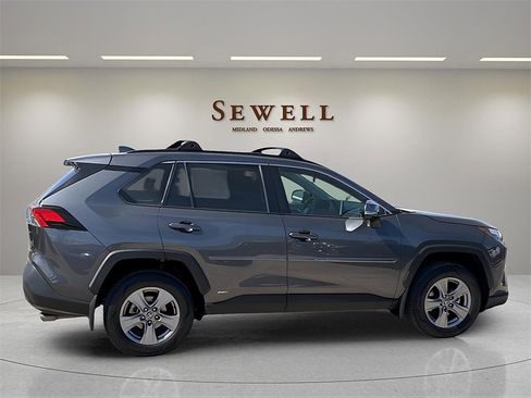 Used 2023 Toyota RAV4 XLE w/ Convenience Package image 6