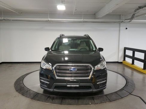 Used 2019 Subaru Ascent Premium image 3
