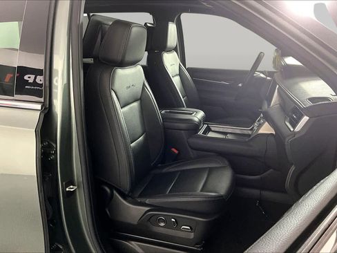 Used 2023 GMC Yukon Denali w/ Max Trailering Package AWD/4WD image 9