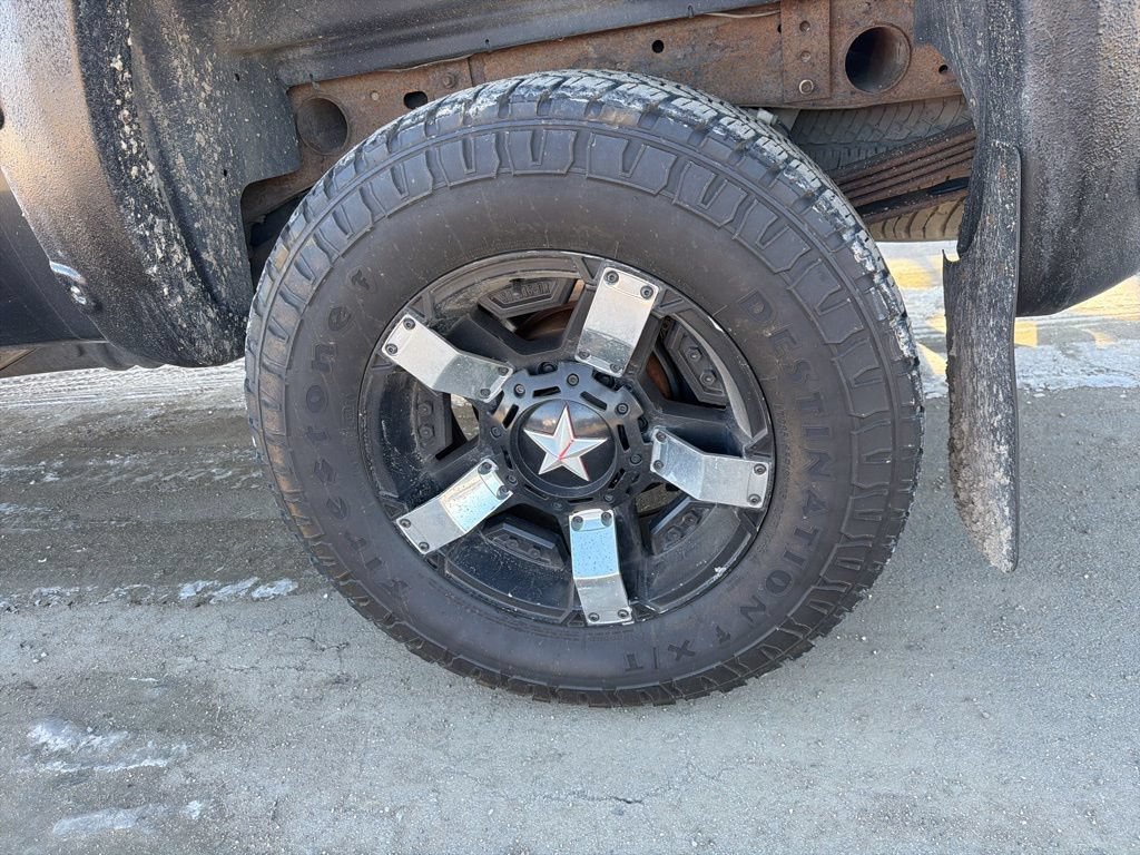 Used 2011 GMC Sierra 2500 Denali w/ Suspension Package, Off-Road AWD/4WD image 9
