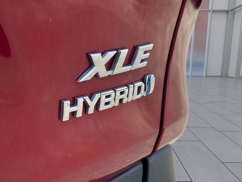 Used 2019 Toyota RAV4 XLE w/ Convenience Package AWD/4WD image 9