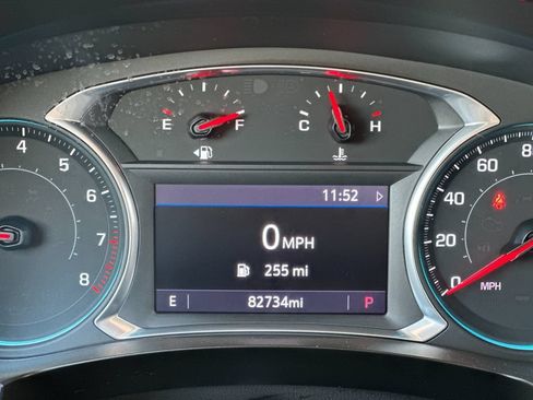 Used 2020 Chevrolet Traverse LT FWD image 27