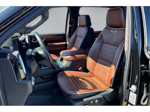 Used 2024 GMC Sierra 3500 Denali Ultimate AWD/4WD image 22
