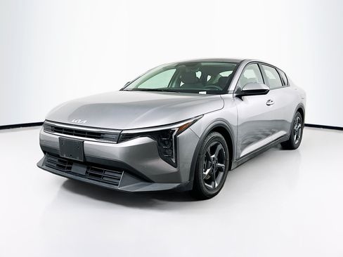 Used 2025 Kia K4 FWD image 3