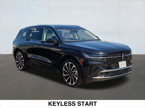 Used 2026 Lincoln Nautilus Black Label AWD/4WD image 3