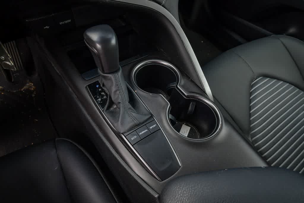 Used 2024 Toyota Camry SE FWD image 18