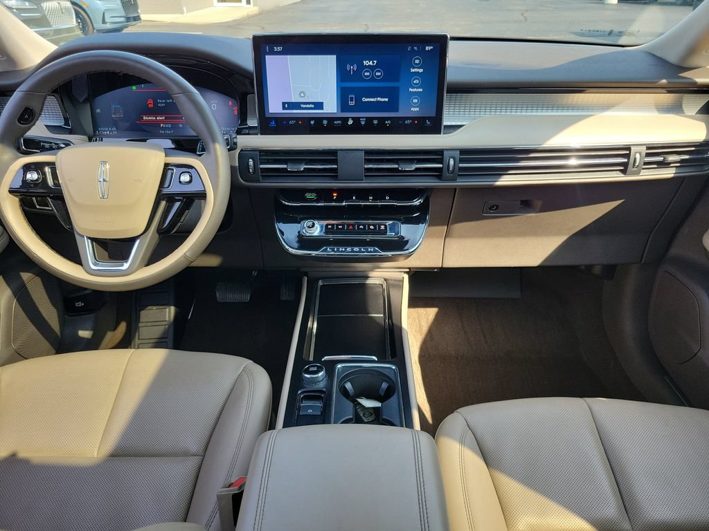 Certified 2023 Lincoln Corsair AWD w/ Equipment Group 101A image 11