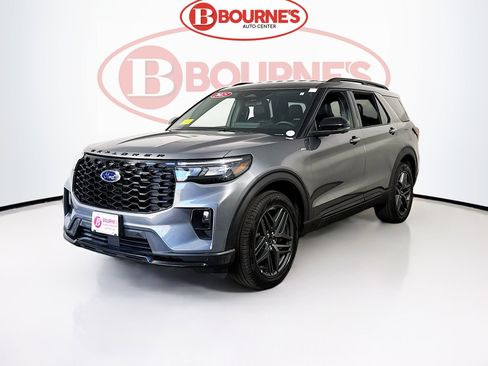 Used 2025 Ford Explorer ST-Line w/ ST-Line Street Pack AWD/4WD image 7