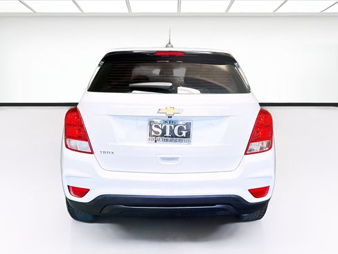 Used 2018 Chevrolet Trax LS FWD image 5