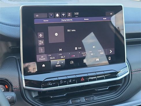 Used 2024 Jeep Compass Trailhawk image 30