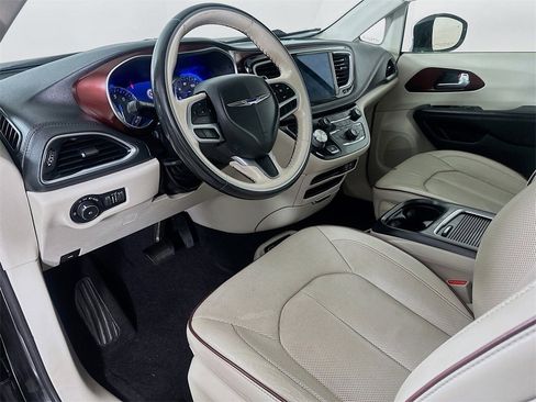 Used 2020 Chrysler Pacifica Limited w/ Tire & Wheel Group image 22