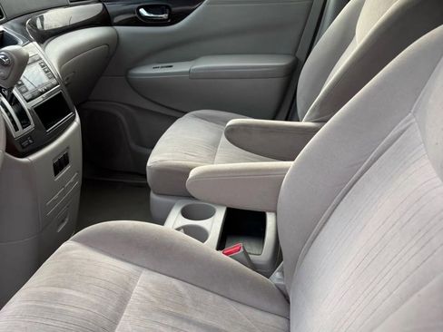 Used 2017 Nissan Quest SV image 16
