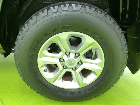 Used 2016 Toyota 4Runner SR5 image 15