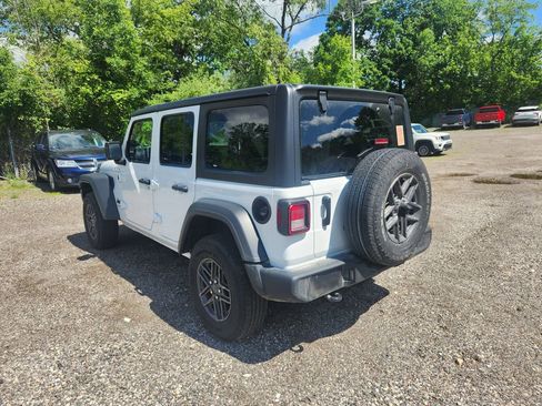 Used 2025 Jeep Wrangler Unlimited Sport AWD/4WD image 5