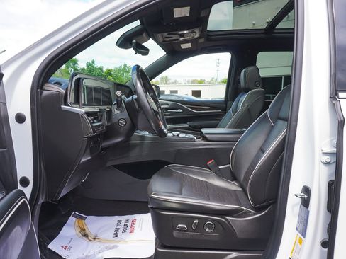 Used 2023 Cadillac Escalade Premium Luxury AWD/4WD image 37