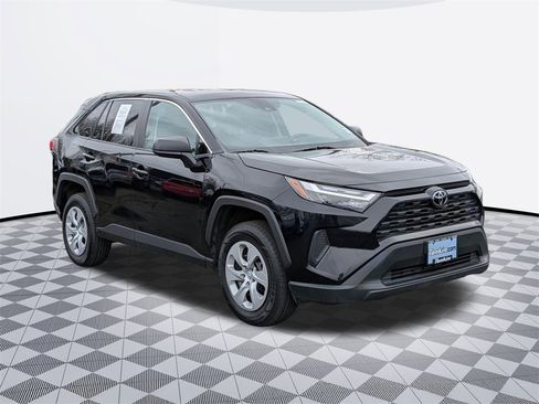 Used 2024 Toyota RAV4 LE image 8