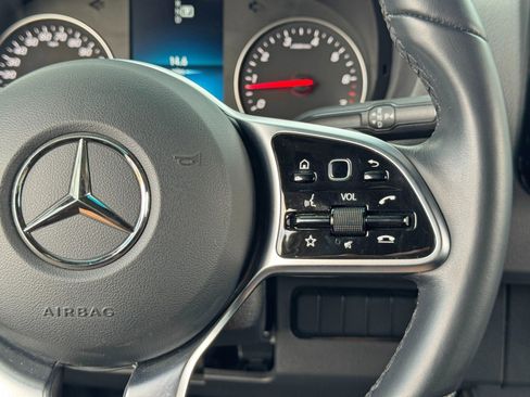 Used 2022 Mercedes-Benz Sprinter 1500 image 21