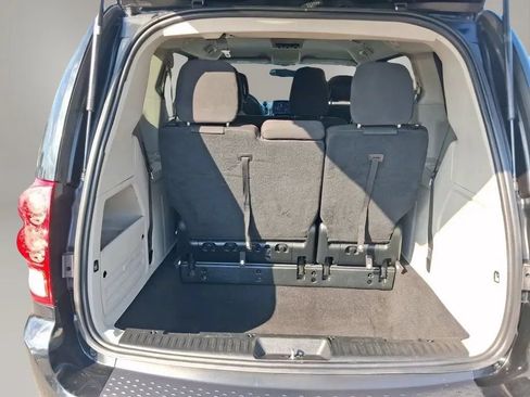 Used 2018 Dodge Grand Caravan SE w/ UConnect Hands-Free Group FWD image 15