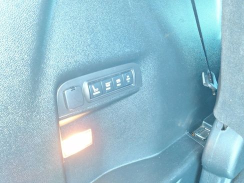 Used 2019 Ford Explorer Limited w/ Class III Trailer Tow Package image 8