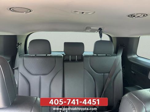 Used 2022 Hyundai Palisade SEL w/ Premium Package FWD image 16