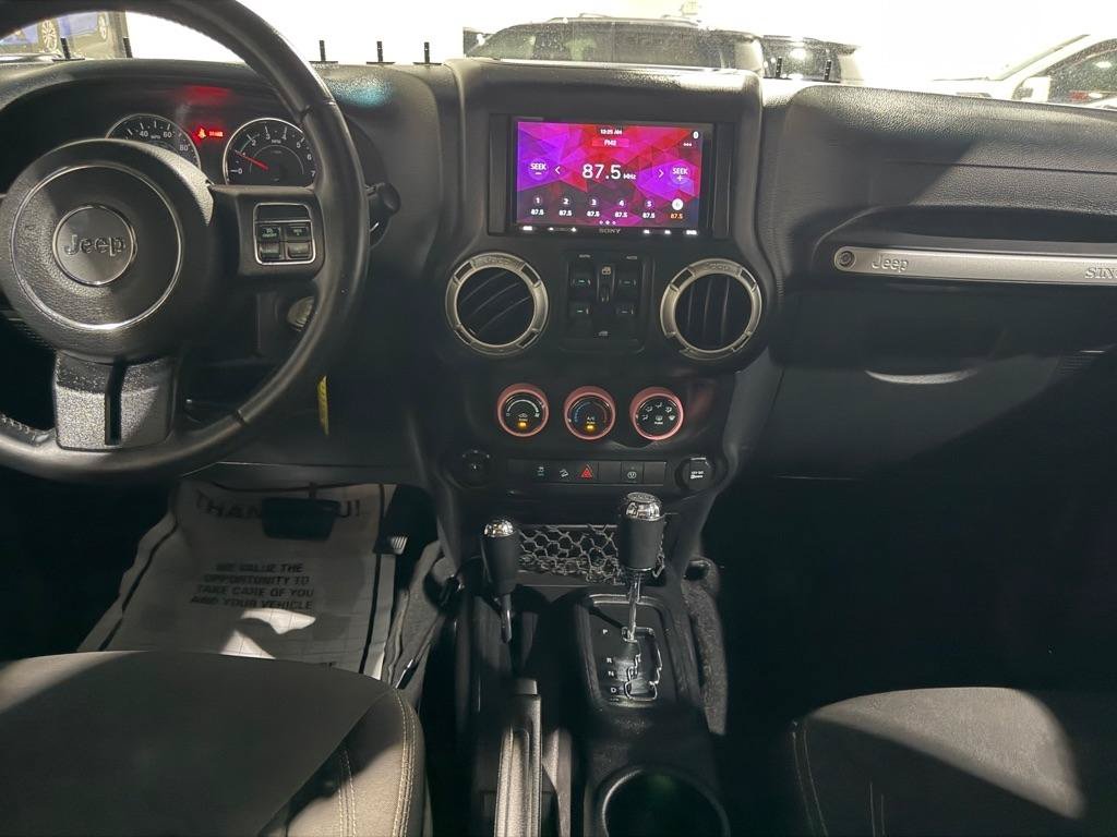 Used 2016 Jeep Wrangler Unlimited Rubicon w/ Connectivity Group AWD/4WD image 20