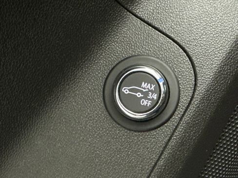 Used 2017 GMC Acadia SLE FWD image 22
