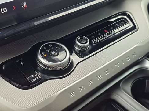 Used 2025 Ford Expedition Max Active RWD image 19
