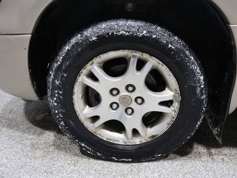 Used 2003 Chrysler Town & Country Limited image 8