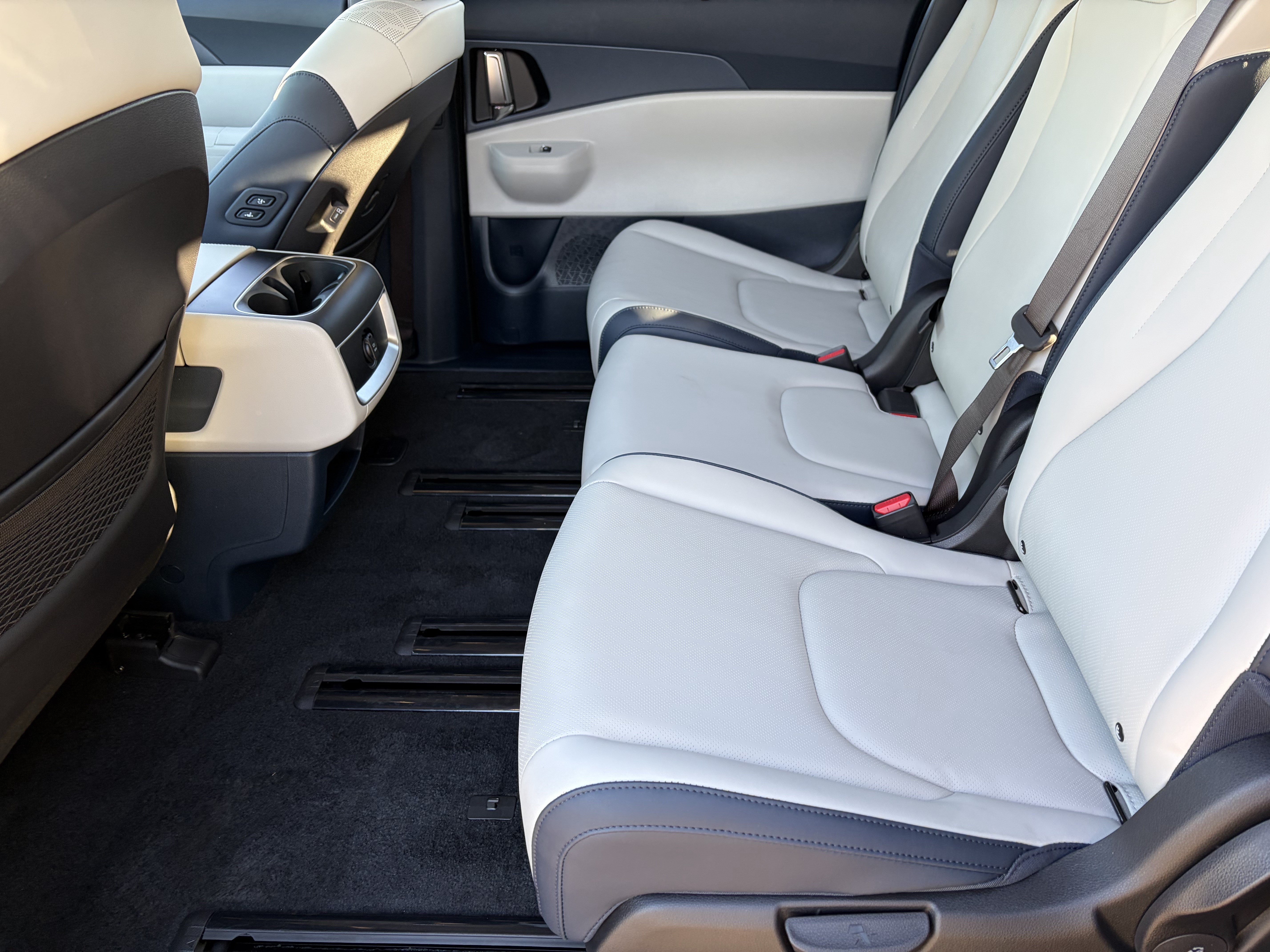 New 2026 Kia Carnival EX FWD image 15