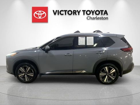 Used 2021 Nissan Rogue SL image 3