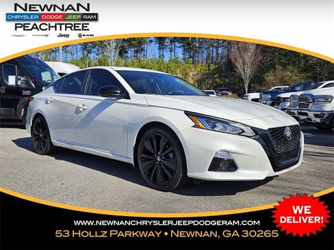 Used 2022 Nissan Altima 2.5 SR w/ Midnight Edition Package image 1