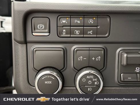 New 2025 Chevrolet Suburban Premier AWD/4WD image 23