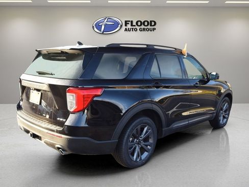 Certified 2023 Ford Explorer XLT w/ Equipment Group 202A image 3
