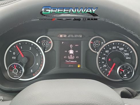 New 2025 RAM 2500 Big Horn AWD/4WD image 32