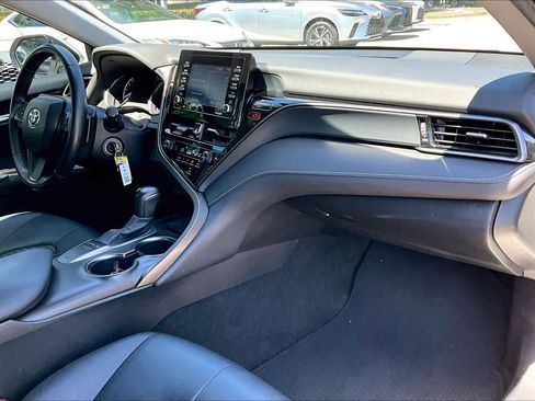 Used 2023 Toyota Camry SE FWD image 19