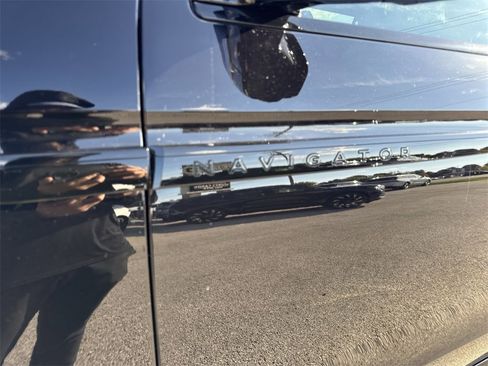 New 2025 Lincoln Navigator Reserve w/ Jet Appearance Package image 29